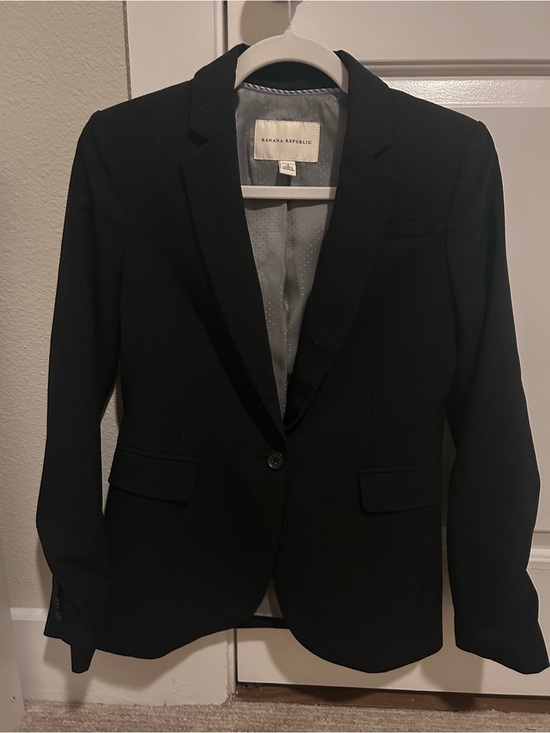 Banana Republic Jackets & Blazers - Banana Republic Women’s Black Single-Button Blazer